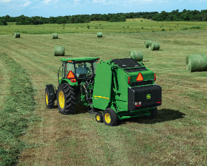 John Deere 450E Baler